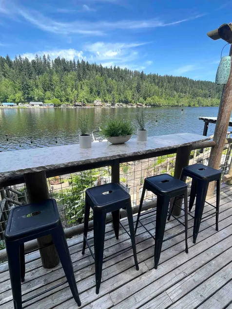 Lakefront Cabin, Eatonville Wa - Image 1