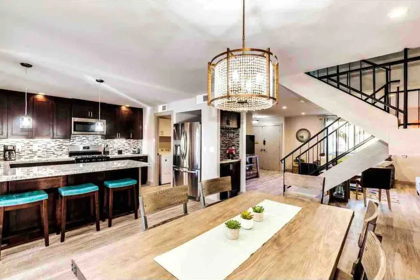 Gorgeous 3 bedroom 2.5 bath Scottsdale Townhome - Image 1