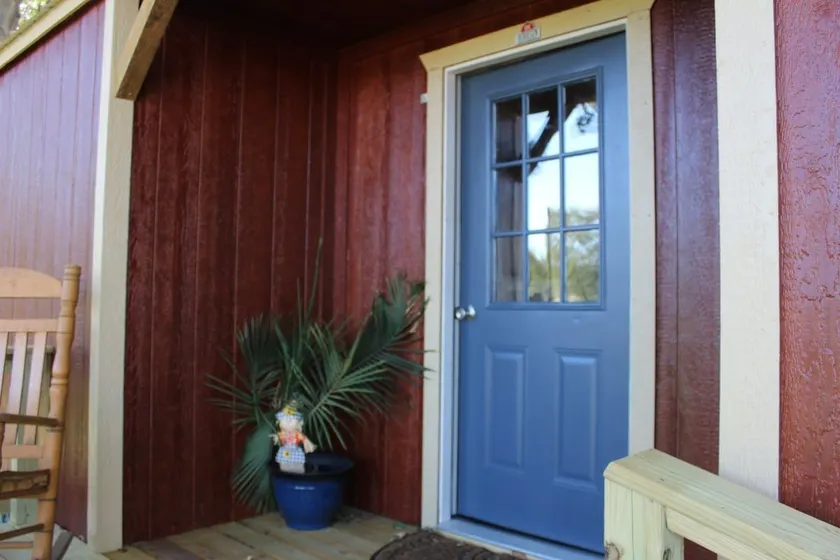 Cozy cottage located a minute from the Interstate - Image 1