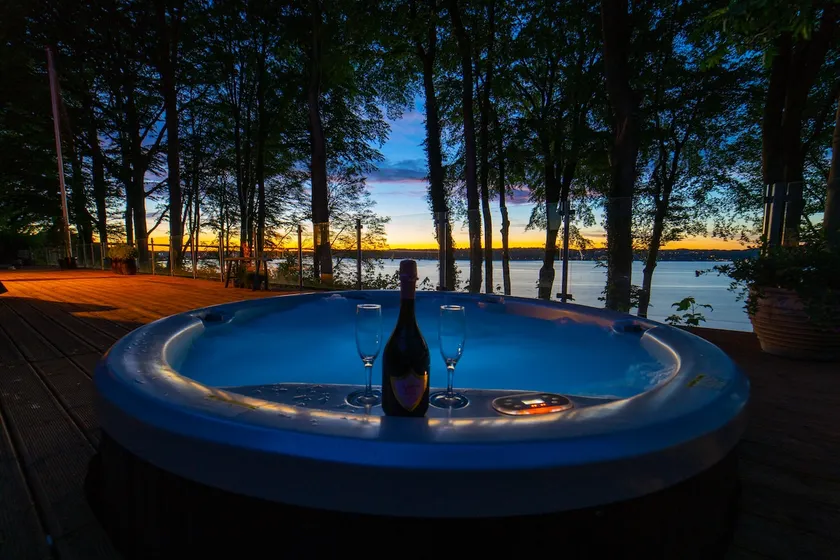 Fjord pearls with jacuzzi, steam bath and sauna (extra) - Image 1