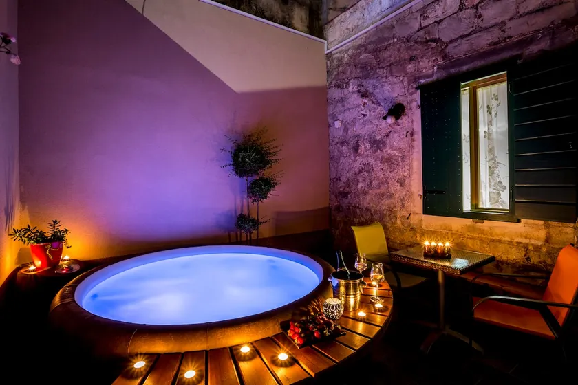 Villa Palace 4 rooms 3 bath jacuzzi - Image 1