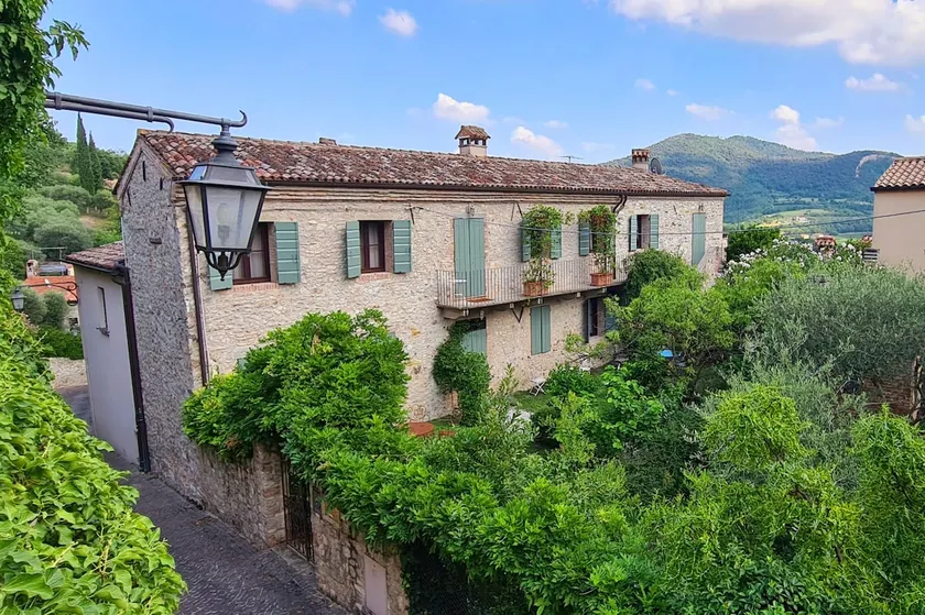 CasaZorzi Olea - Guesthouse of a castle with pool - Image 1