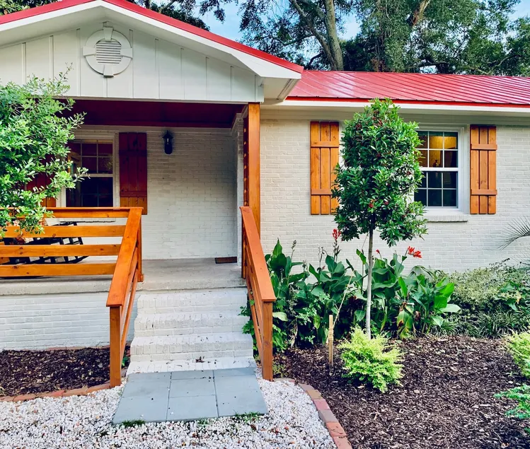 *Fully*Renovated*1bed/1baClosetoDowntown/Beach - Image 1