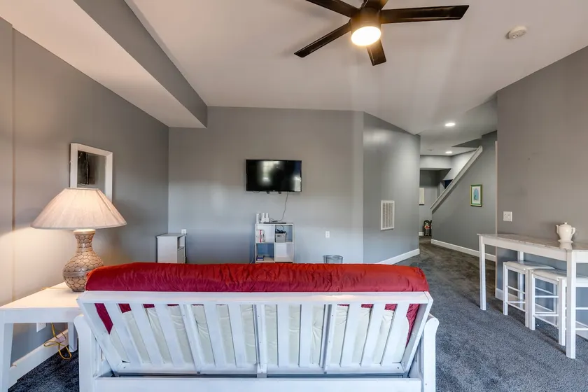Large 2 bedroom basement apartment in W Nashville - Image 1