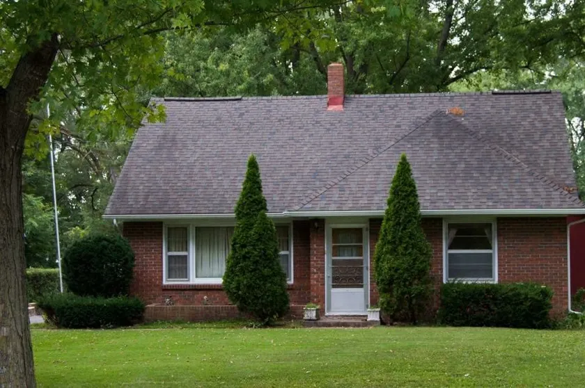 Ann's Place. On the banks of the Mississippi River - Image 1