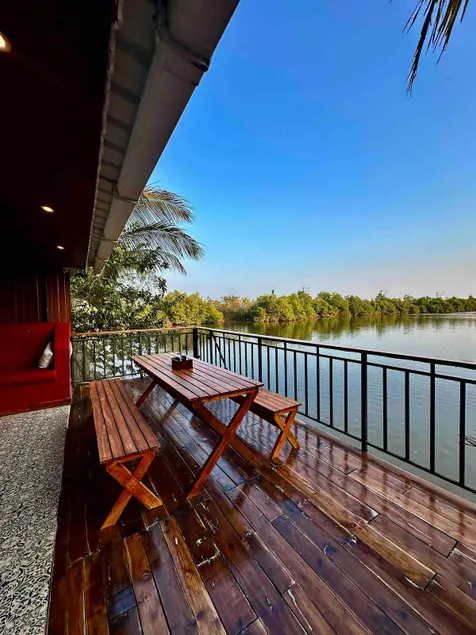 The Private LakeHouse - Image 1