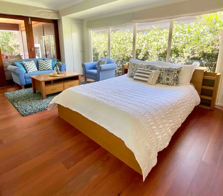 Lake Kawana Coastal Retreat - Image 1