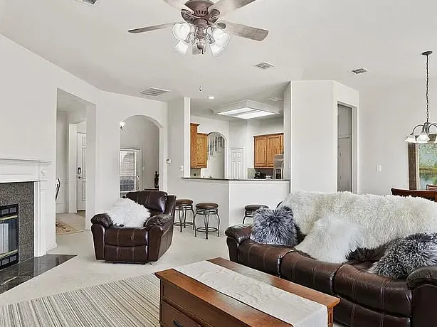 Newly Updated, Spacious & Cozy Whispering Trl - Image 1