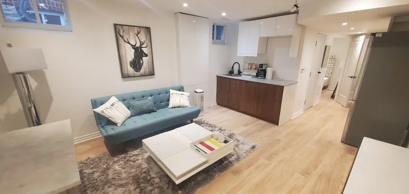 Gorgeous basement Suite near subway (Long stay) - Image 1