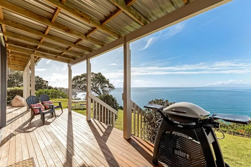Moeraki with private walkway to Onetangi Beach by Waiheke Unlimited - Image 1