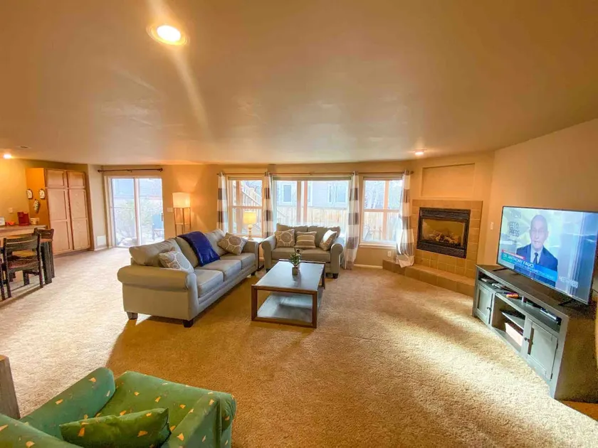 Spacious Cozy Walkout Basement. - Image 1