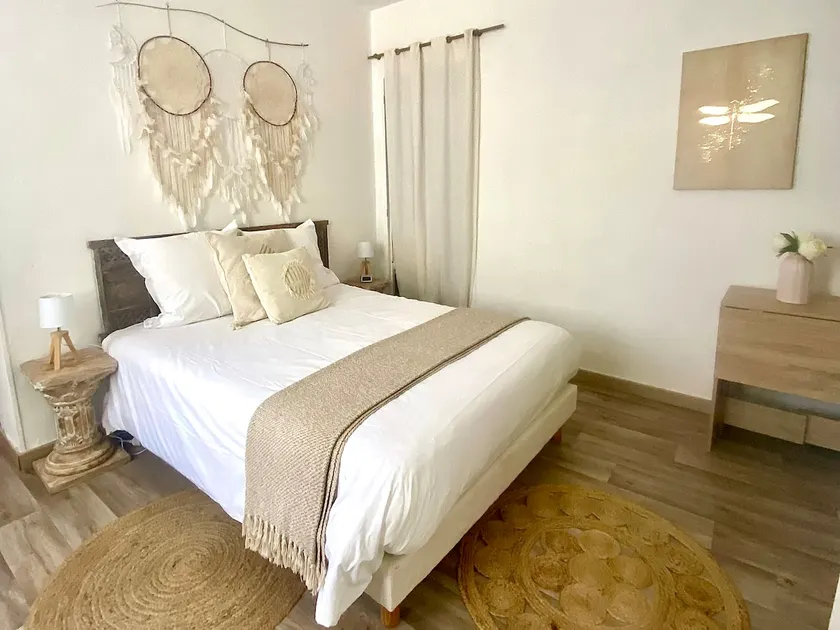Room with Private Entrance, Downtown Le Blanc - Image 1