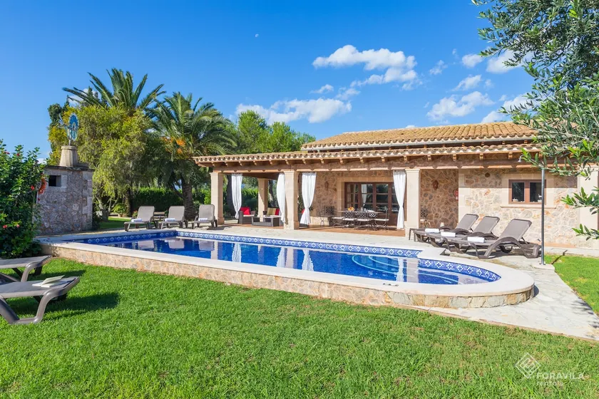 Son March -Mallorcan-style finca with pool - Image 1