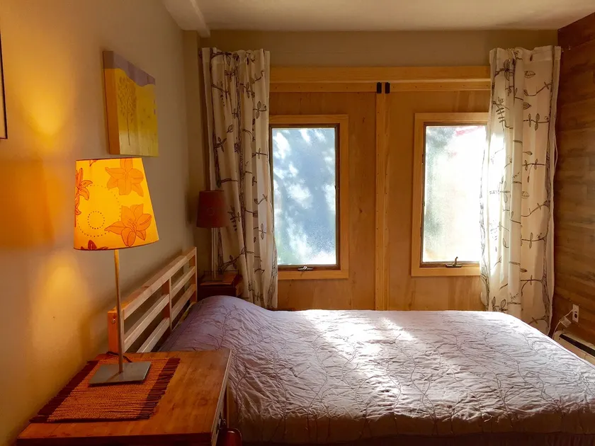 Cozy multi-leveled apartment! - Image 1