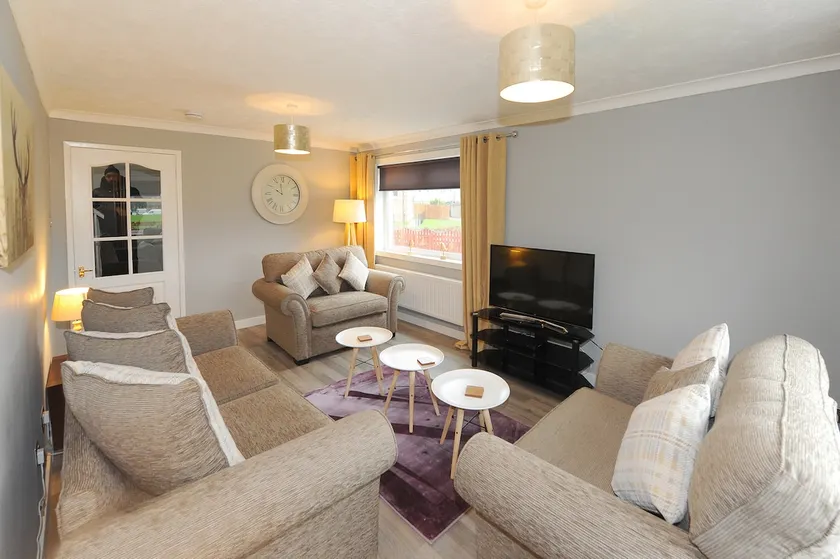 Three Bedroom Spacious House - Image 1