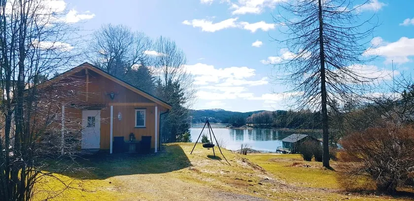 Idyllic guesthouse on farm with boat rental - Image 1