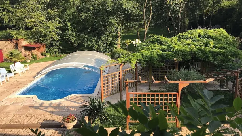 Cottage with swimming pool in the heart of Normandy Switzerland - Image 1