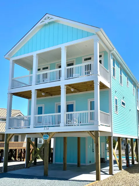 Brand New Beach House with huge private pool! 2-minute walk to the Beach ⭐️⭐️⭐️⭐️⭐️ - Image 1