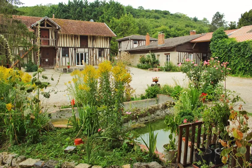 Gîte in an isolated farmhouse on the Champagne route - Image 1