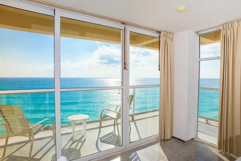 Beachfront | Stunning Views | Walk to Dining & Fun - Image 1