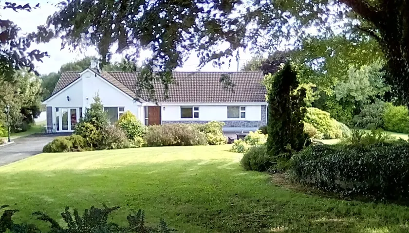 4 Bedroom Home Ideal for Families and Friends - Image 1