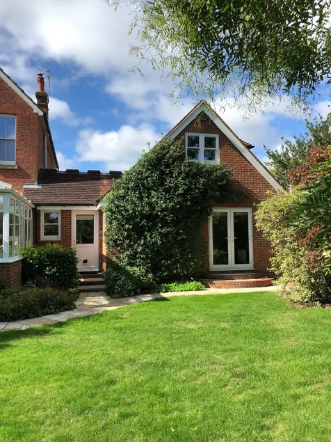 Quiet 4 guest annexe close to town - Image 1