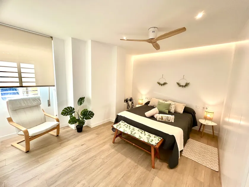 Centrally located and quiet with a garden - Image 1