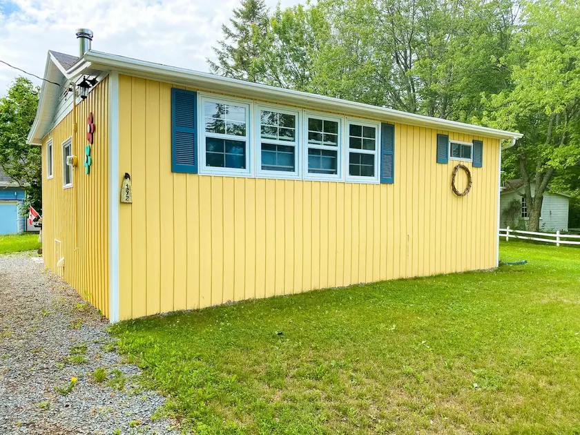 Cottage at Evangeline Beach & near Local Wineries - Image 1