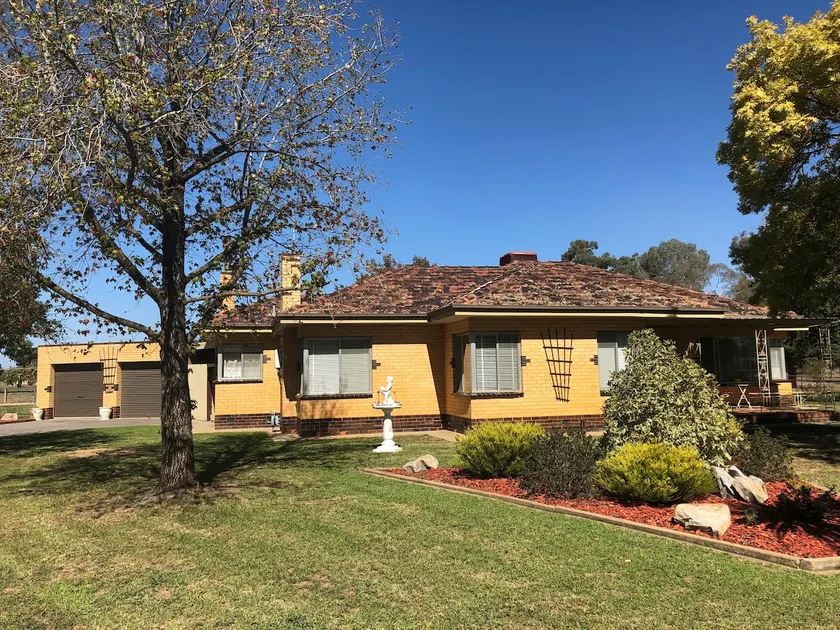 The Cream Brick House - Image 1