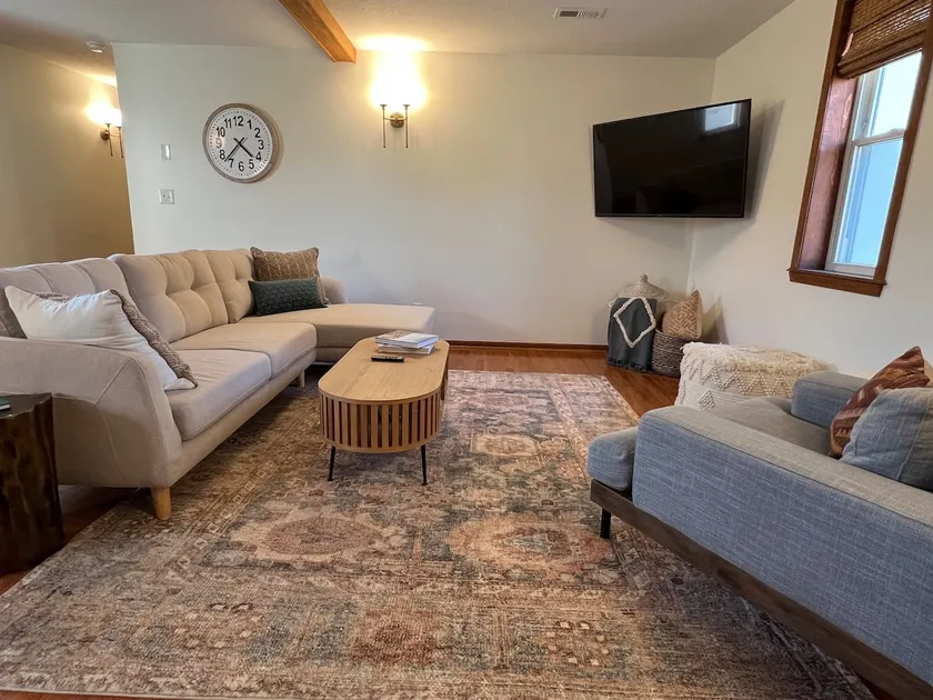 Beautifully curated and spacious 2 bedroom loft - Image 1