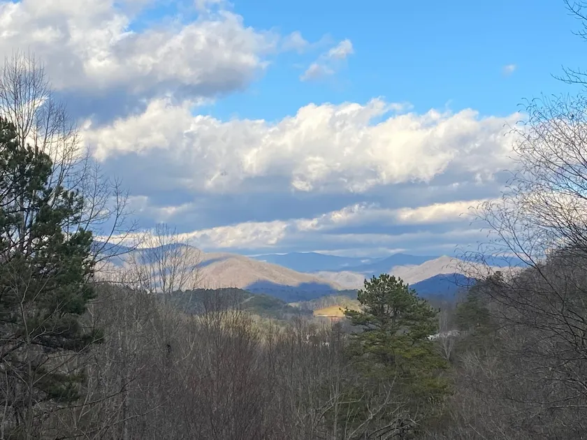 Relax w/ Stunning views in Great Smoky Mountains - Image 1