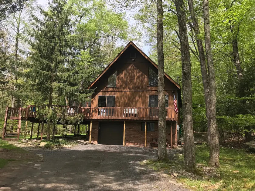 Avkopplande Lakefront, tyst, privat, mycket rent. Perfekt för grupper och familjer. - Image 1