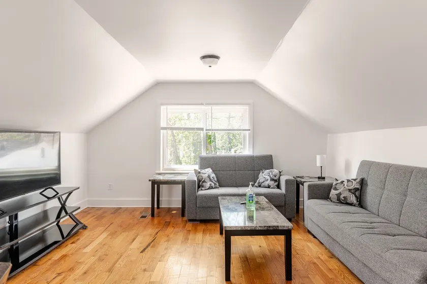 Cozy Apartment in Ypsi, 10 minutes from Ann Arbor! - Image 1