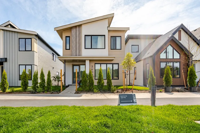 Victoria's Family Oceanside Retreat, brand new 2br basement - Image 1