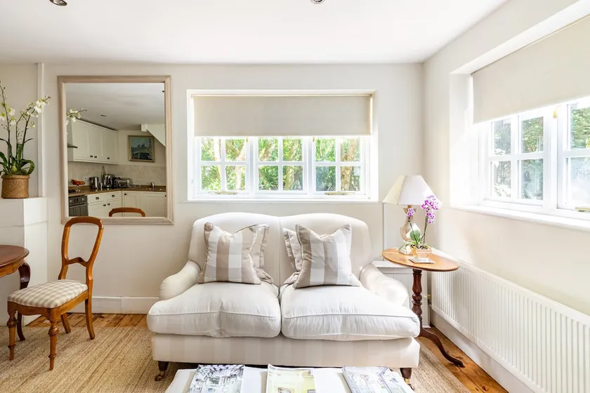 2 Bedroom Luxury Cottage (Secure & Quiet) - Image 1