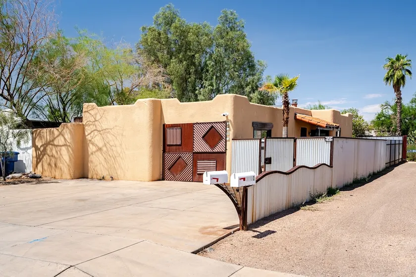 Charming SW 3-bed in Central location near UofA - Image 1