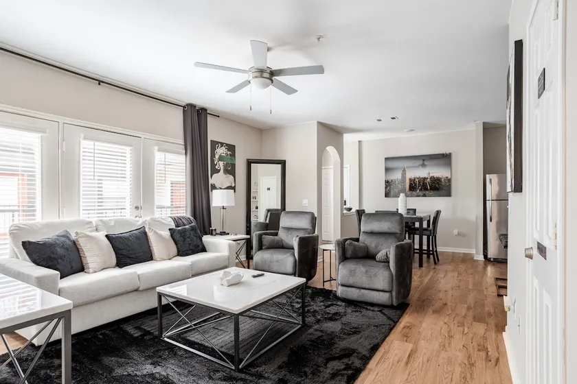 Modern Apartment in Bricktown Riverwalk - Image 1