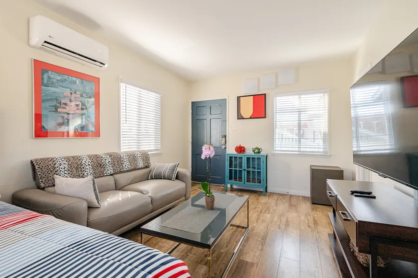 King sized living, steps to ocean, now with AC! - Image 1