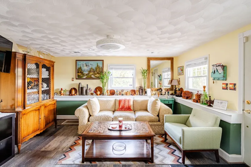 Clean, spacious In-Law Suite -Near Everything - Image 1