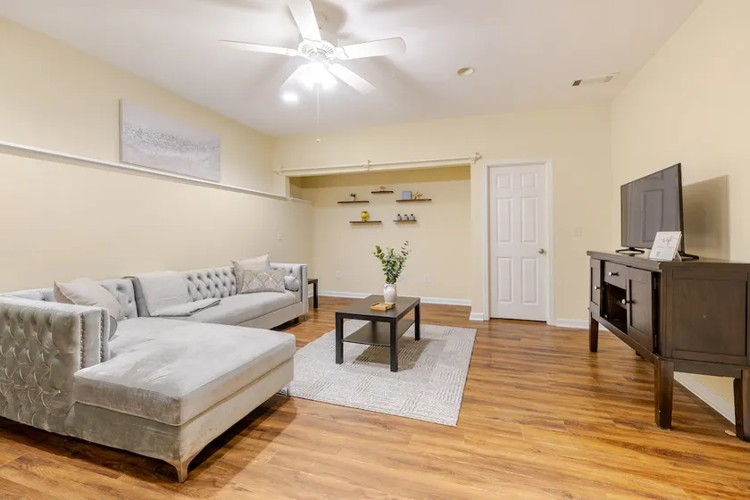 Quiet Getaway w/ Full Kitchen - Image 1