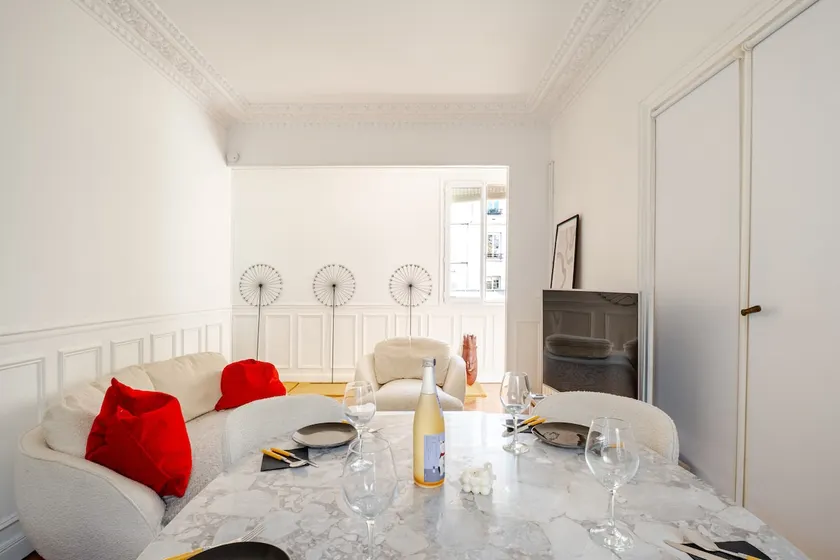 Parisian charm + jacuzzi - Image 1