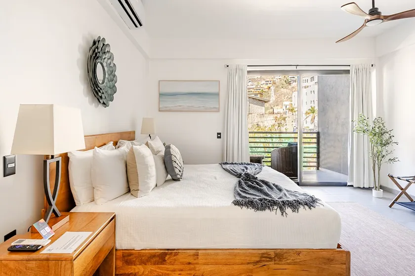 NEW Listing Walk to Downtown Cabo King Bed - Image 1