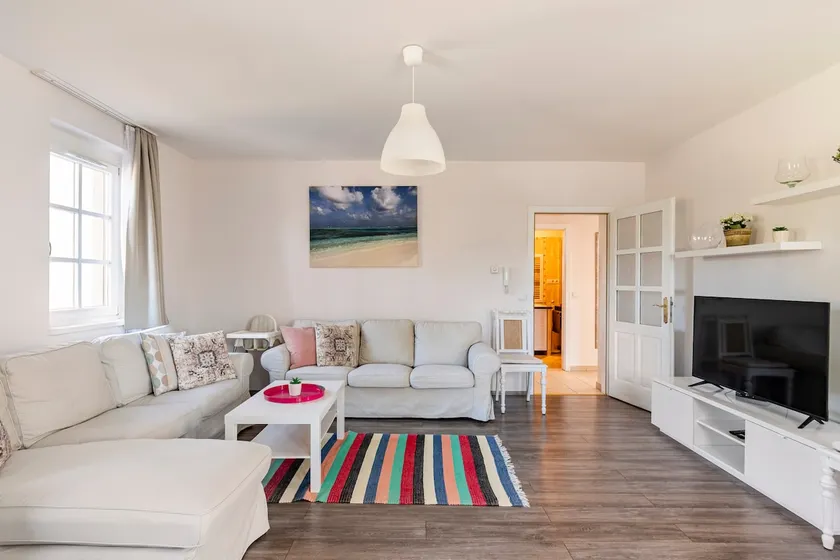 Stylish 3 bedroom apartment, family-friendly - Image 1