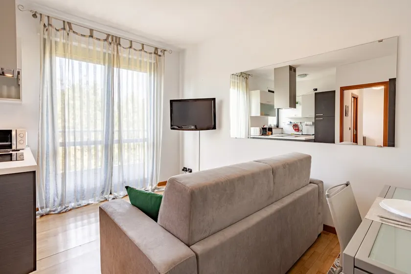 Asti | Private parking | Air conditioning - Image 1