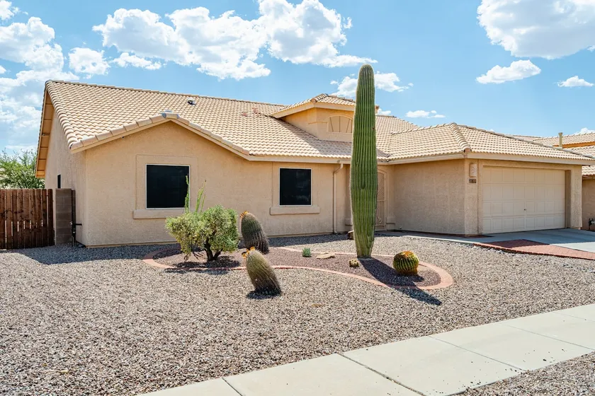 Relaxing Tucson Getaway with pool - Image 1
