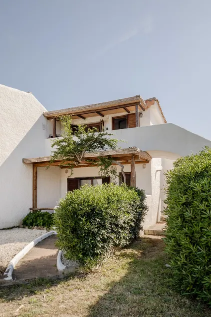 Stunning Flat with Seaview Surrounded by green - Image 1