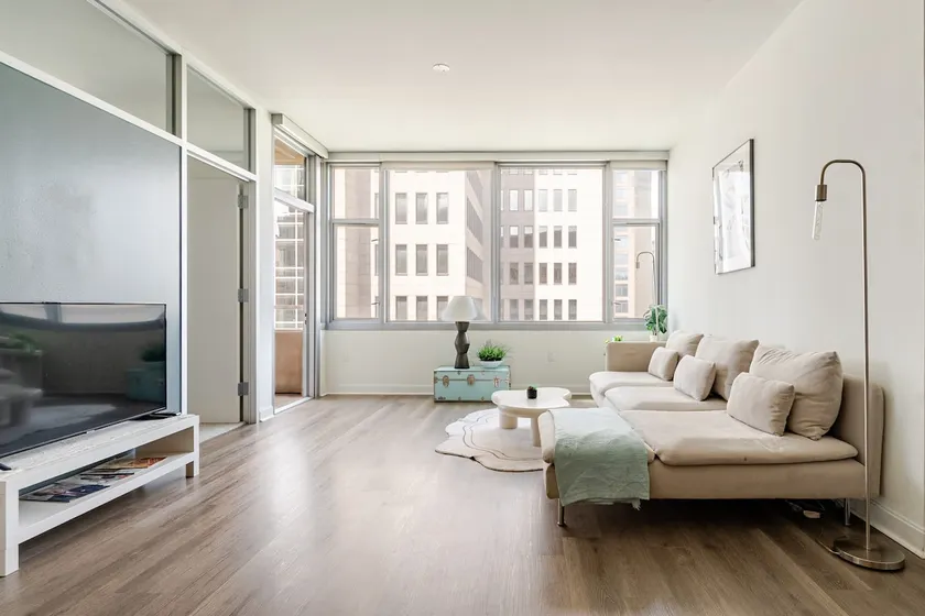 High-Rise Suite | City View Balcony | Free Parking - Image 1