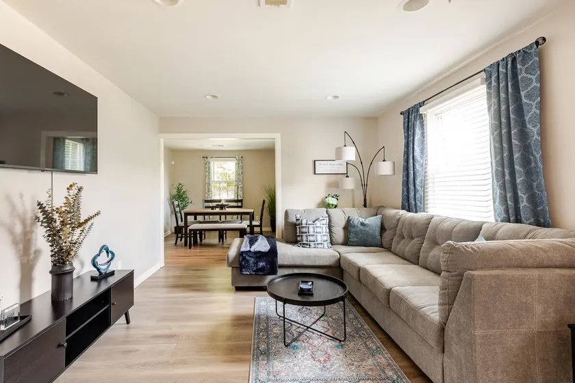 Spacious 4BD Home Near Stadiums, Downtown, Airport - Image 1