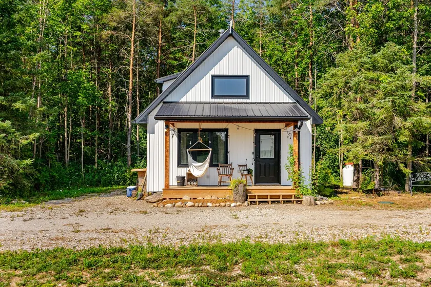 Heidi's Cabin - Meaford - Image 1