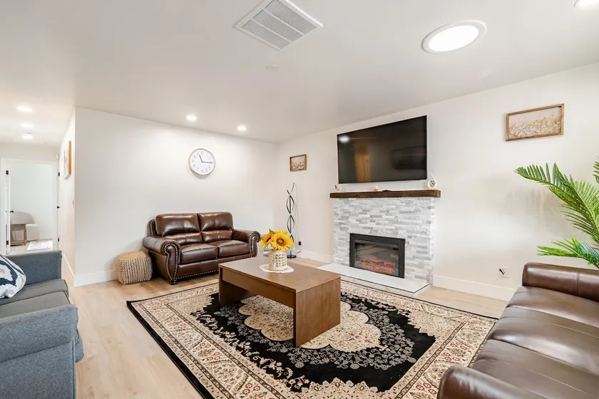Relax & Entertain Marina Luxury Home STR25-000050 - Image 1